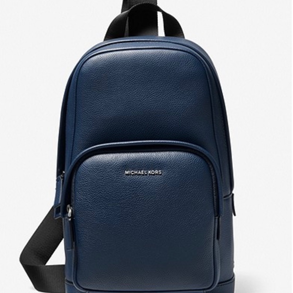 MICHAEL KORS MEN COOPER PEBBLED LEATHER SLING PACK